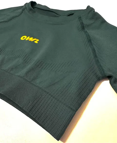 OWN Women’s Crop Top – Dark Green – Customizable - foto 5