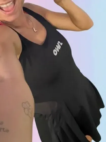 OWN Sleeveless Performance Dress in Black – Customizable - foto 5