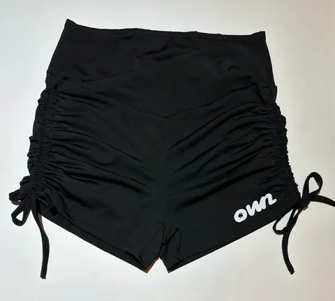 Women’s Scrunched Sports Shorts in Black (CUSTOMIZABLE) - foto 3