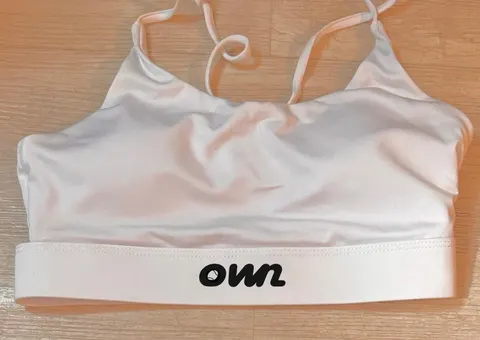 OWN Dream Soft Sports Bra in White – Customizable - foto 3